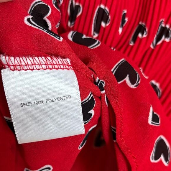 Rose & Olive Heart Print Bell Sleeve Pleated Blouse Size Small Red Black - Picture 7 of 7